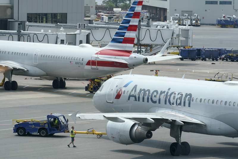 American Airlines expects to post 3Q profit on federal aid