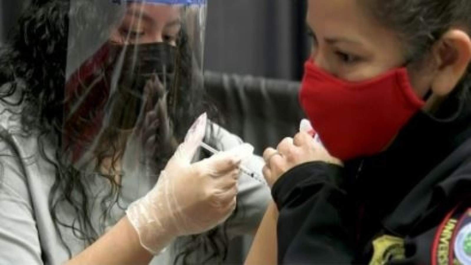 University of Houston begins vaccinating students, faculty in Phase 1A