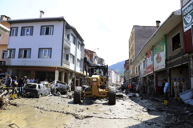 Turkey evacuates some flooding victims; death toll hits 62