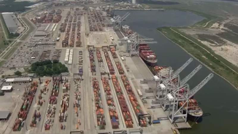 Update: Port of Houston terminals expects to open to truck traffic after ‘hardware failure,’ authorities say