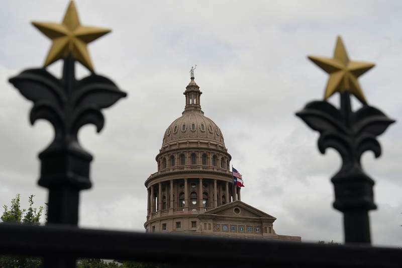 Texas Legislature approves new congressional district maps that bolster GOP, despite demographic shifts