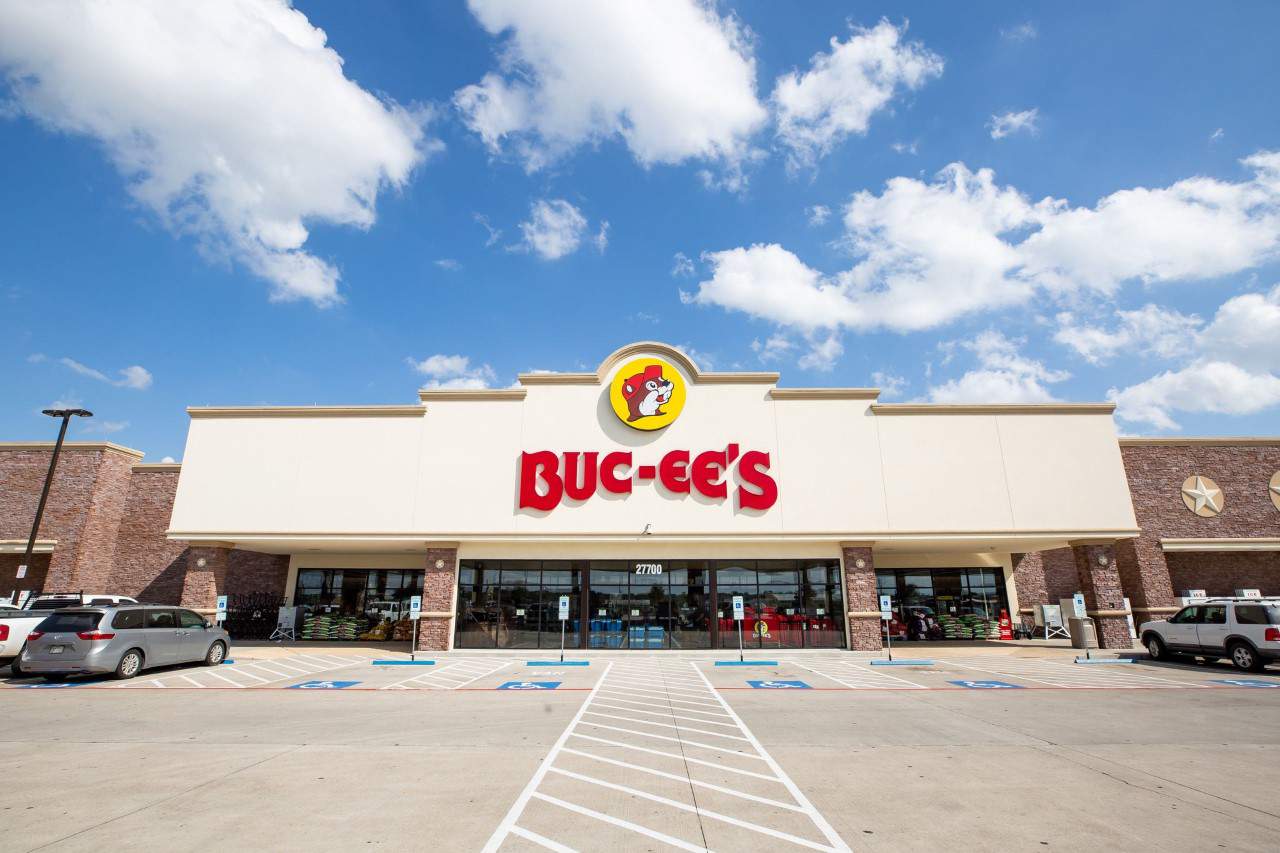 Beaver nuggets and barbecue: Buc-ee’s opens its 2nd location in Alabama
