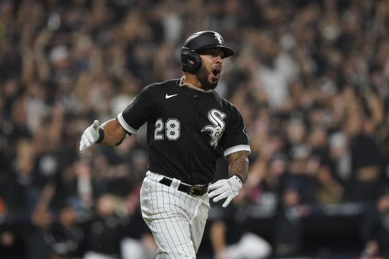 White Sox beat Astros 12-6 in ALDS Game 3