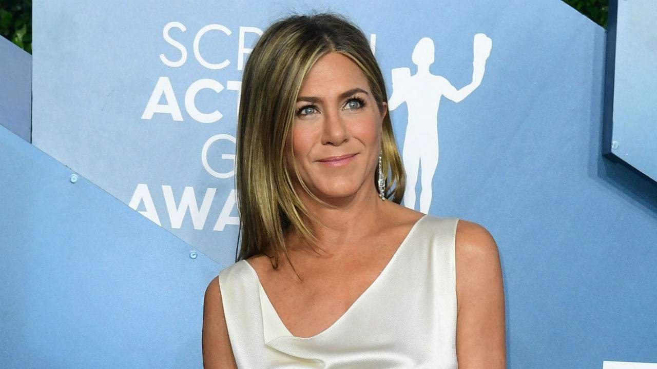 Jennifer Aniston Passionately Pleas for Everyone to Wear a Mask