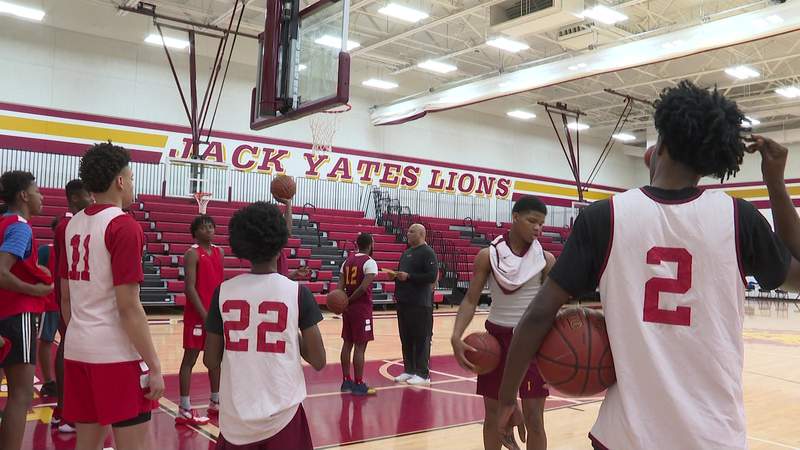 Yates breaks own national record for consecutive 100+ point games