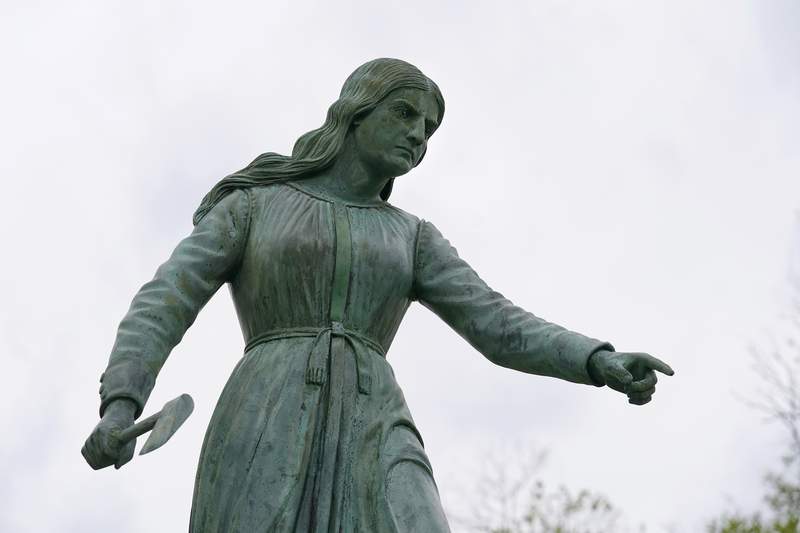 Statues to hatchet-wielding colonist reconsidered