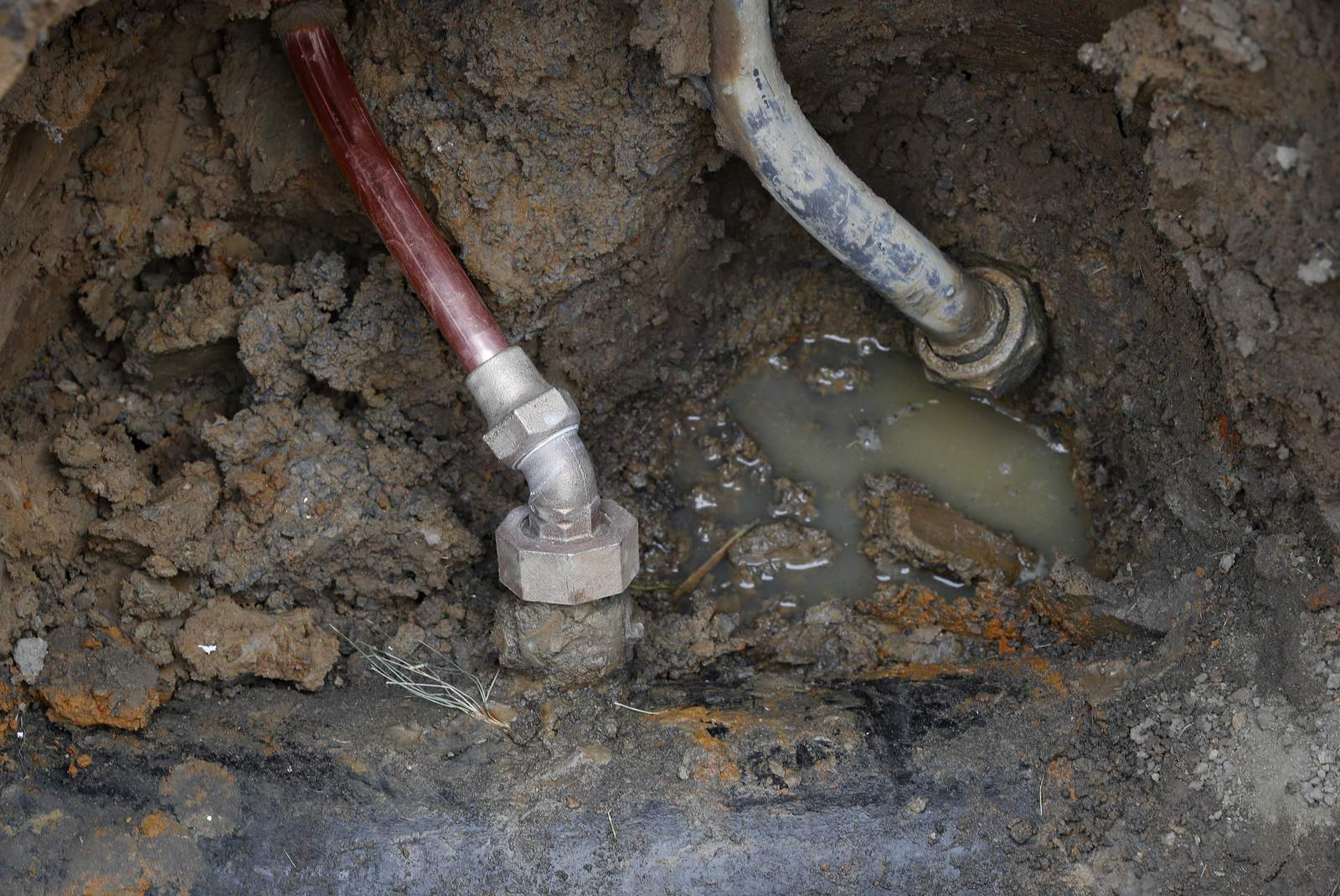 Critics say EPA allowing more time to fix lead-tainted water