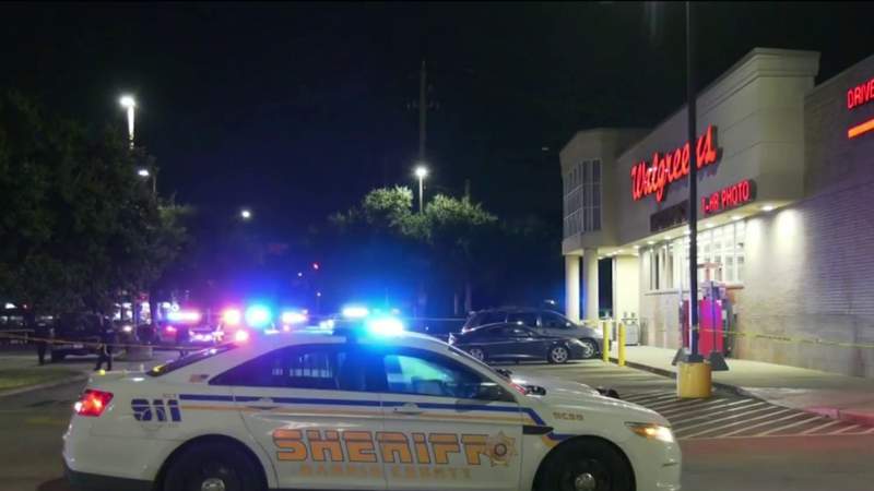 Security guard shoots man to death during altercation outside of Walgreens in east Harris County, deputies say
