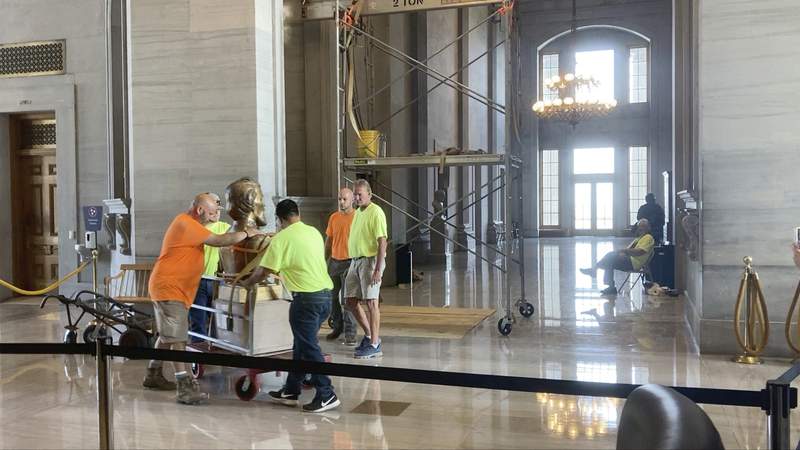 Confederate bust moved from Tennessee Capitol building