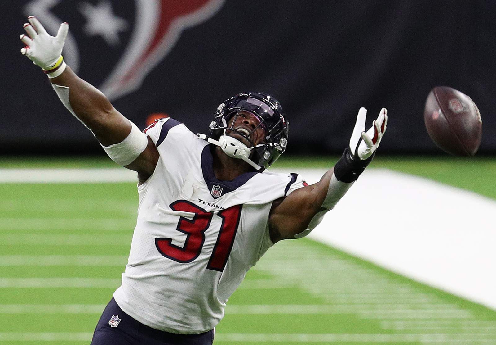 Texans hammered by Ravens, 33-16, for second straight loss of season