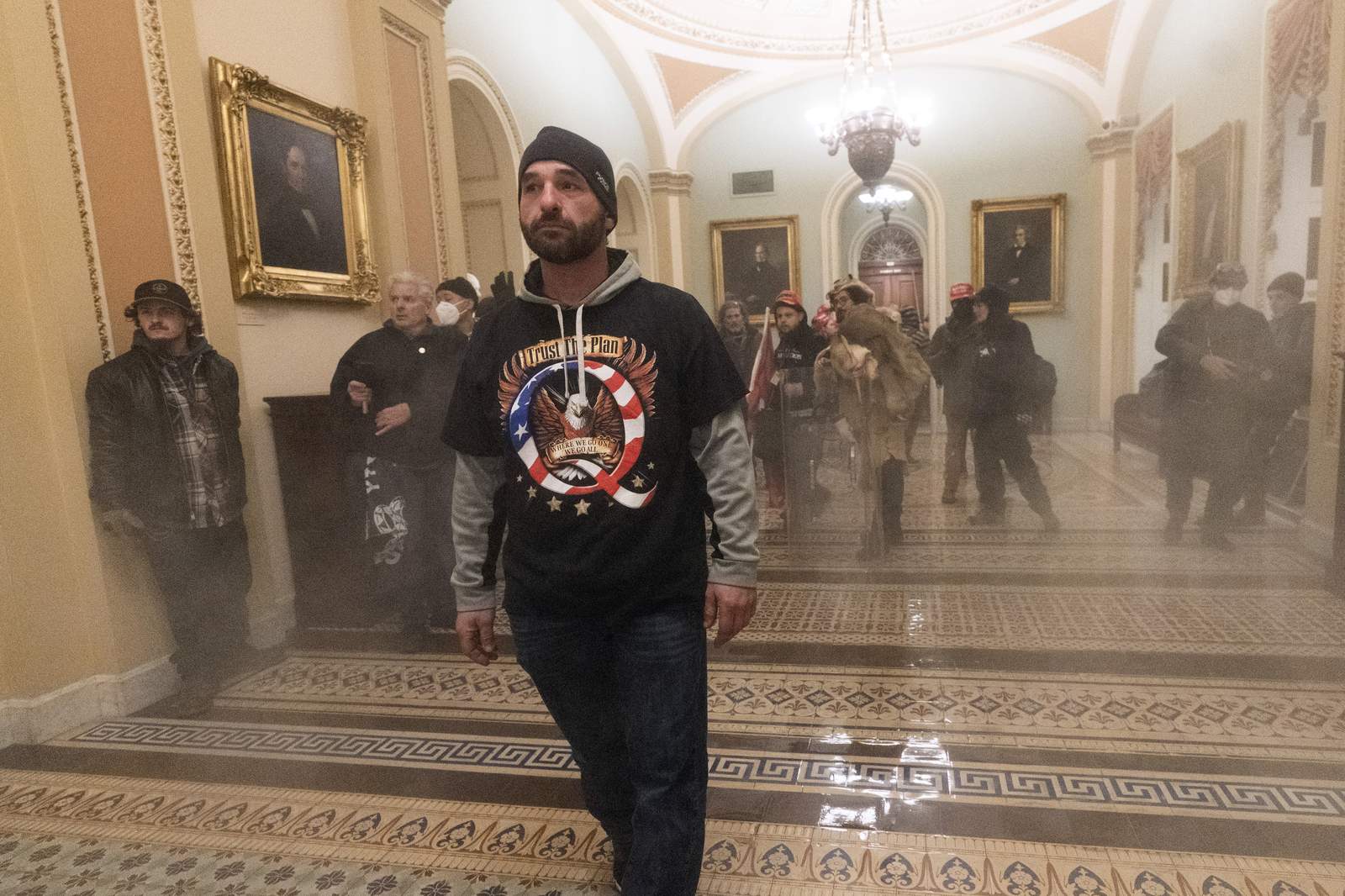 Social media users point out contrasting responses to storming of the U.S. Capitol in comparison to Black Lives Matter protests
