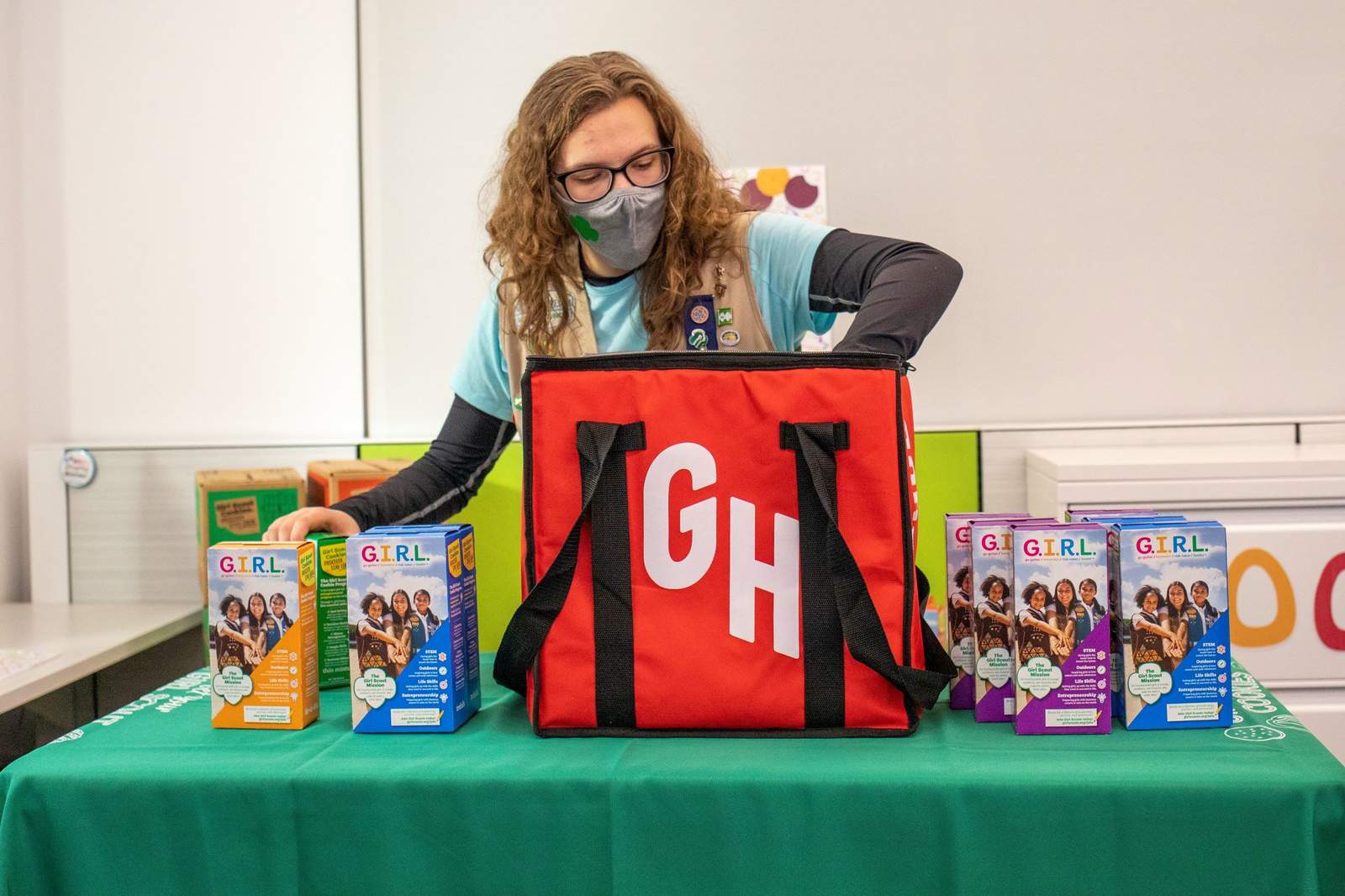 Rejoice, sugar fiends! This year, you can order Girl Scout Cookies online and on Grubhub