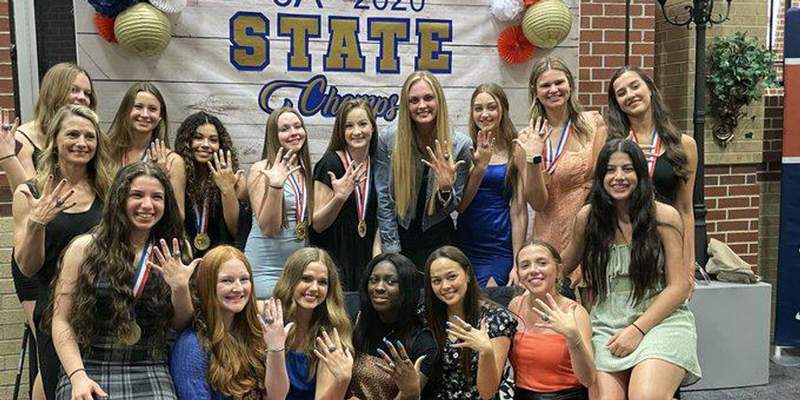 Ring Season: Seven Lakes volleyball, Katy football receive state championship rings