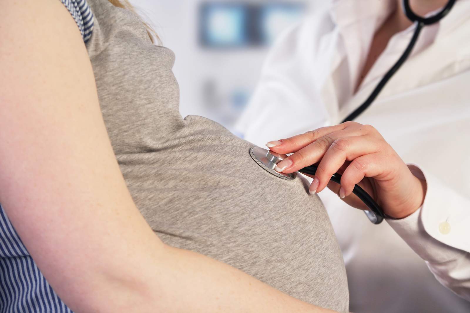 Coronavirus infection may make pregnant women more severely ill, CDC says