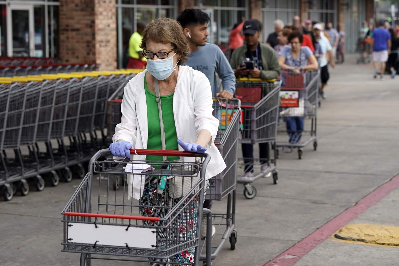 Starting Wednesday, you will have to wear a mask in H-E-B even if your county does not require it