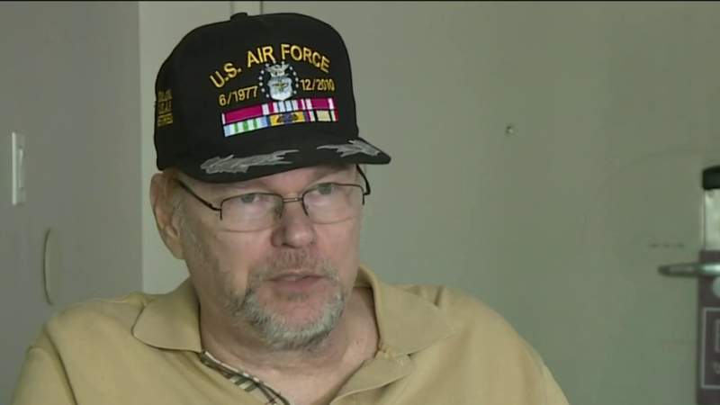 Vet with disability left sitting on the floor of jet bridge after flight to Houston