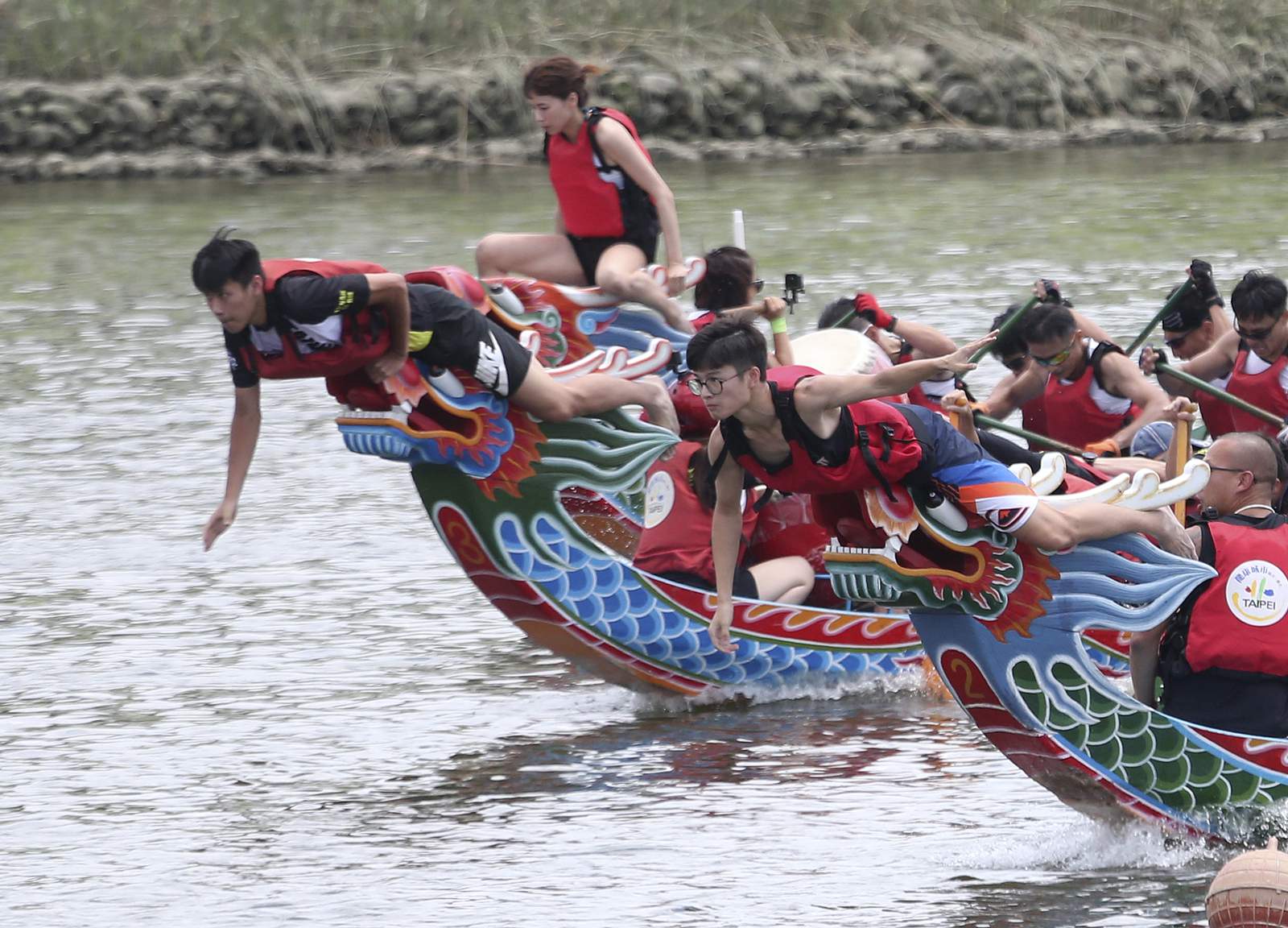 Taiwan's dragon boat races among few to be held this year