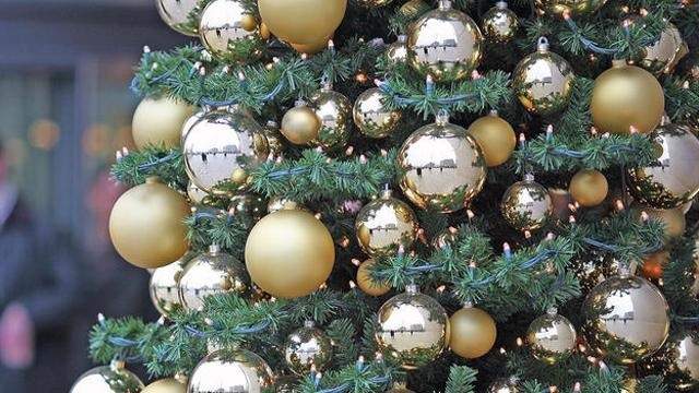 Check the attic: Artifical Christmas tree recall