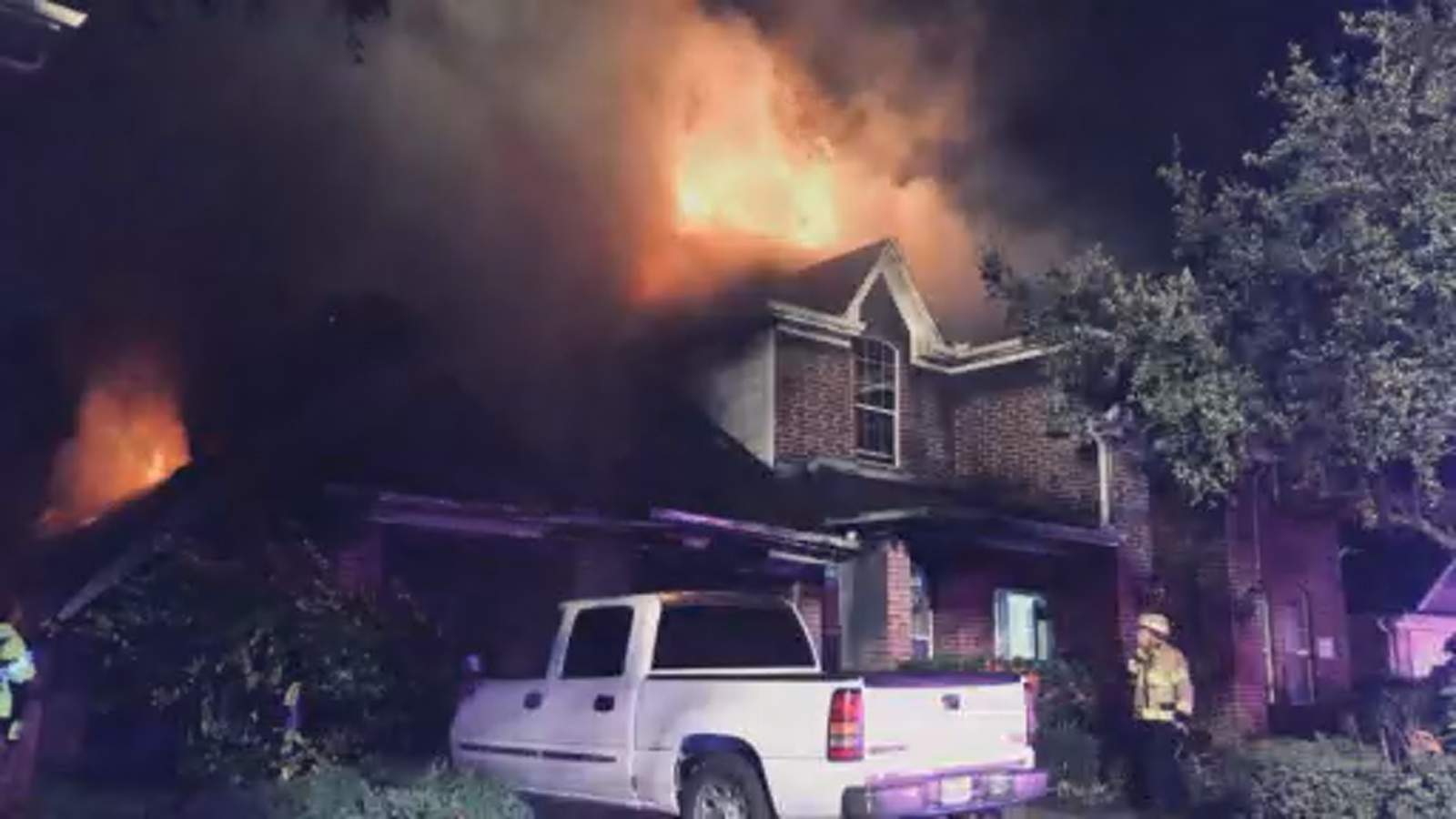Mom, 11 children displaced after fire rips through northwest Harris County home