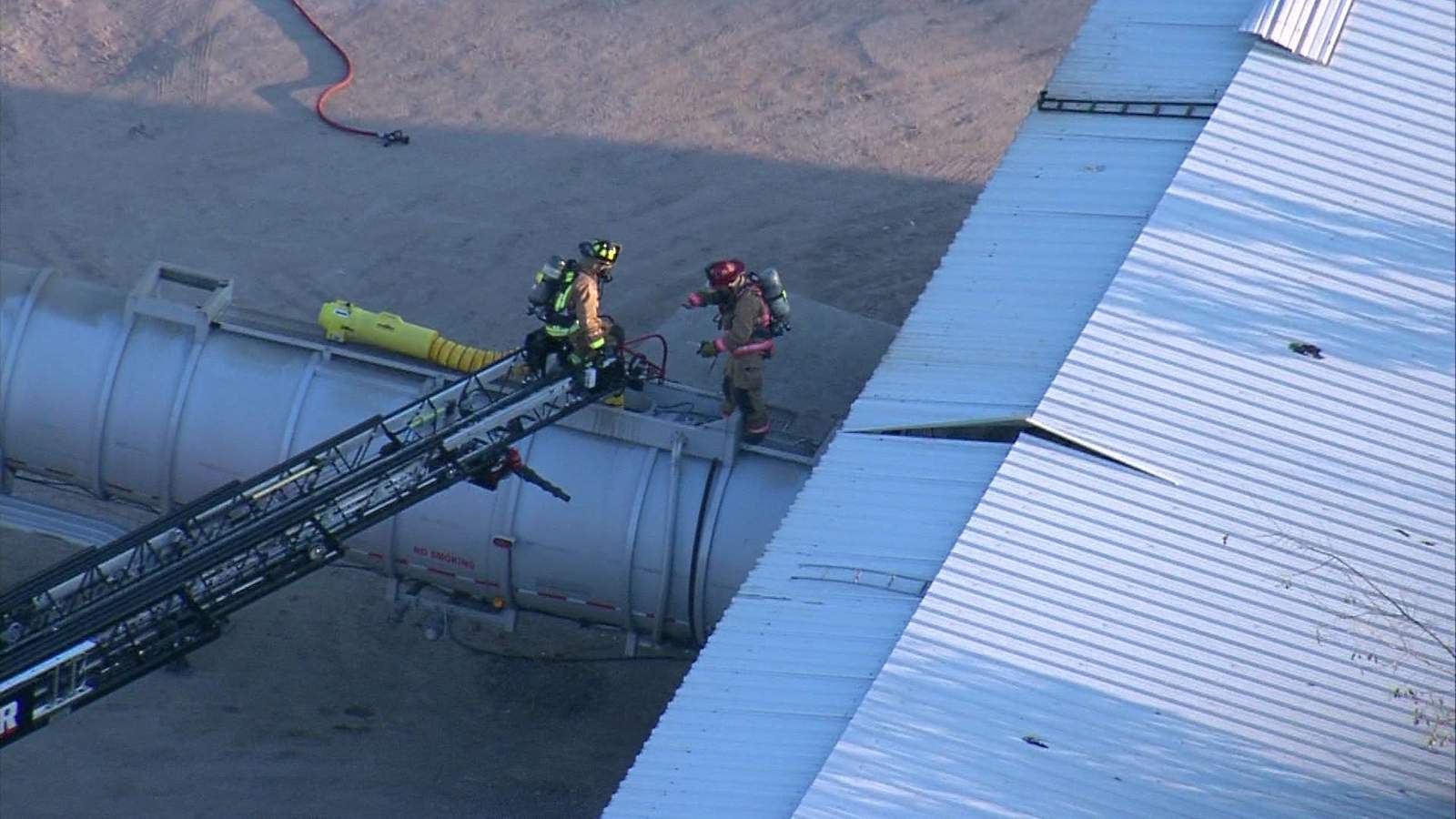 Worker dies while cleaning inside of tanker at Channelview business