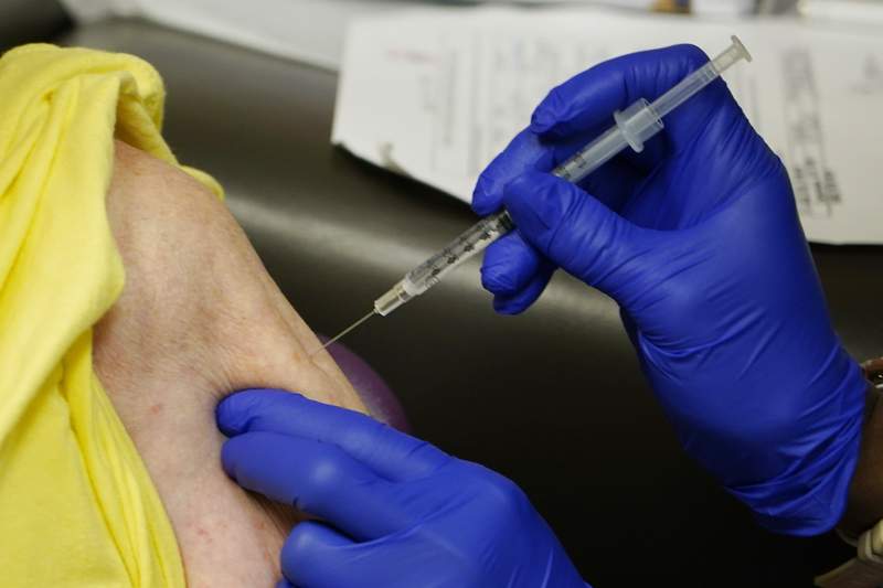 Medicare requires nursing homes to report COVID vaccinations