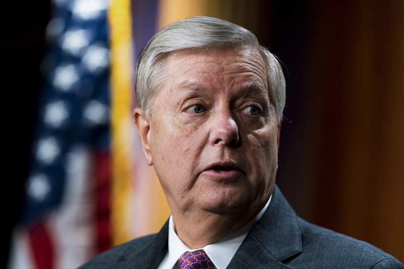 Lindsey Graham 1st vaccinated senator to test positive for COVID-19