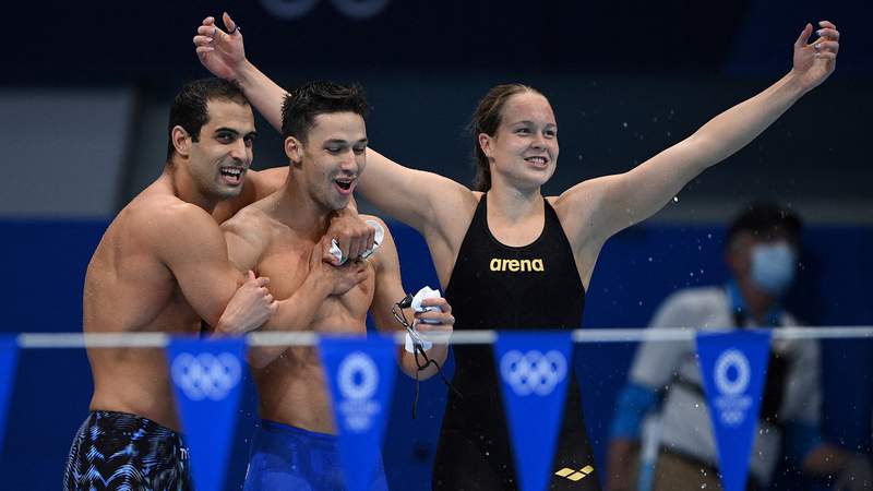 Watch the first mixed-gender swimming race in Olympics history