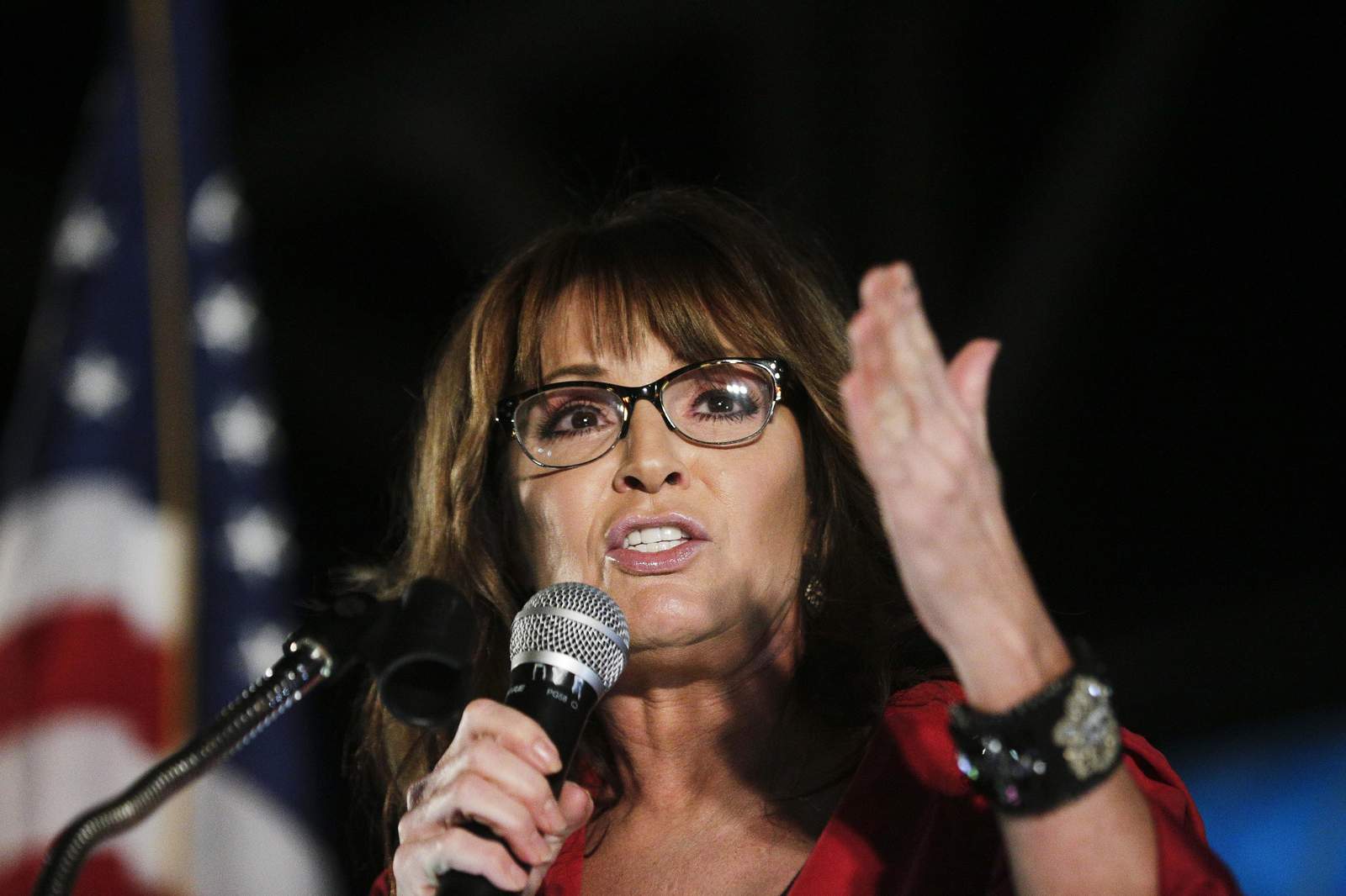Sarah Palin confirms COVID-19 diagnosis, urges steps like masks