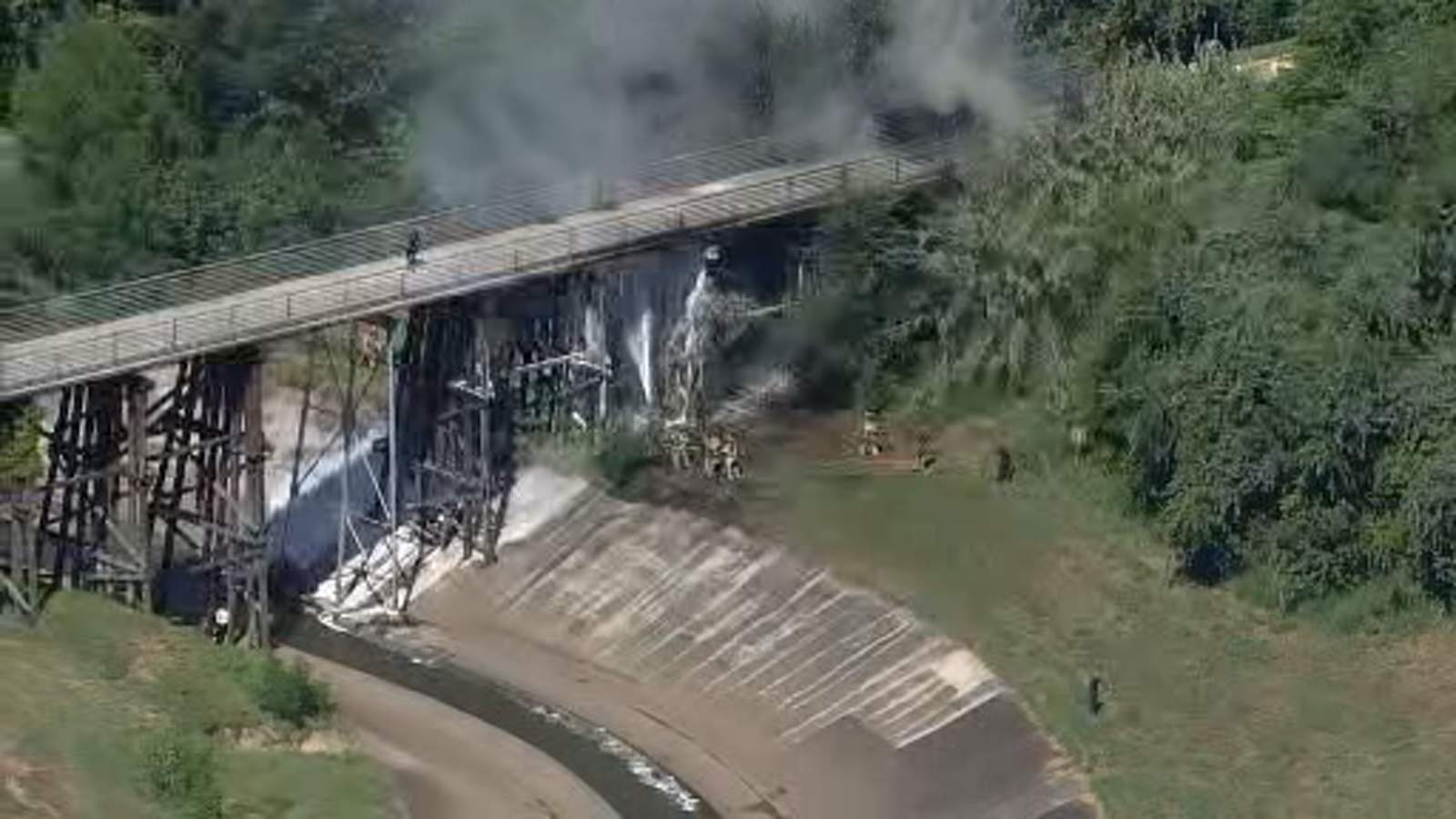 Fire shuts down pedestrian bridge at White Oak Bayou until further notice