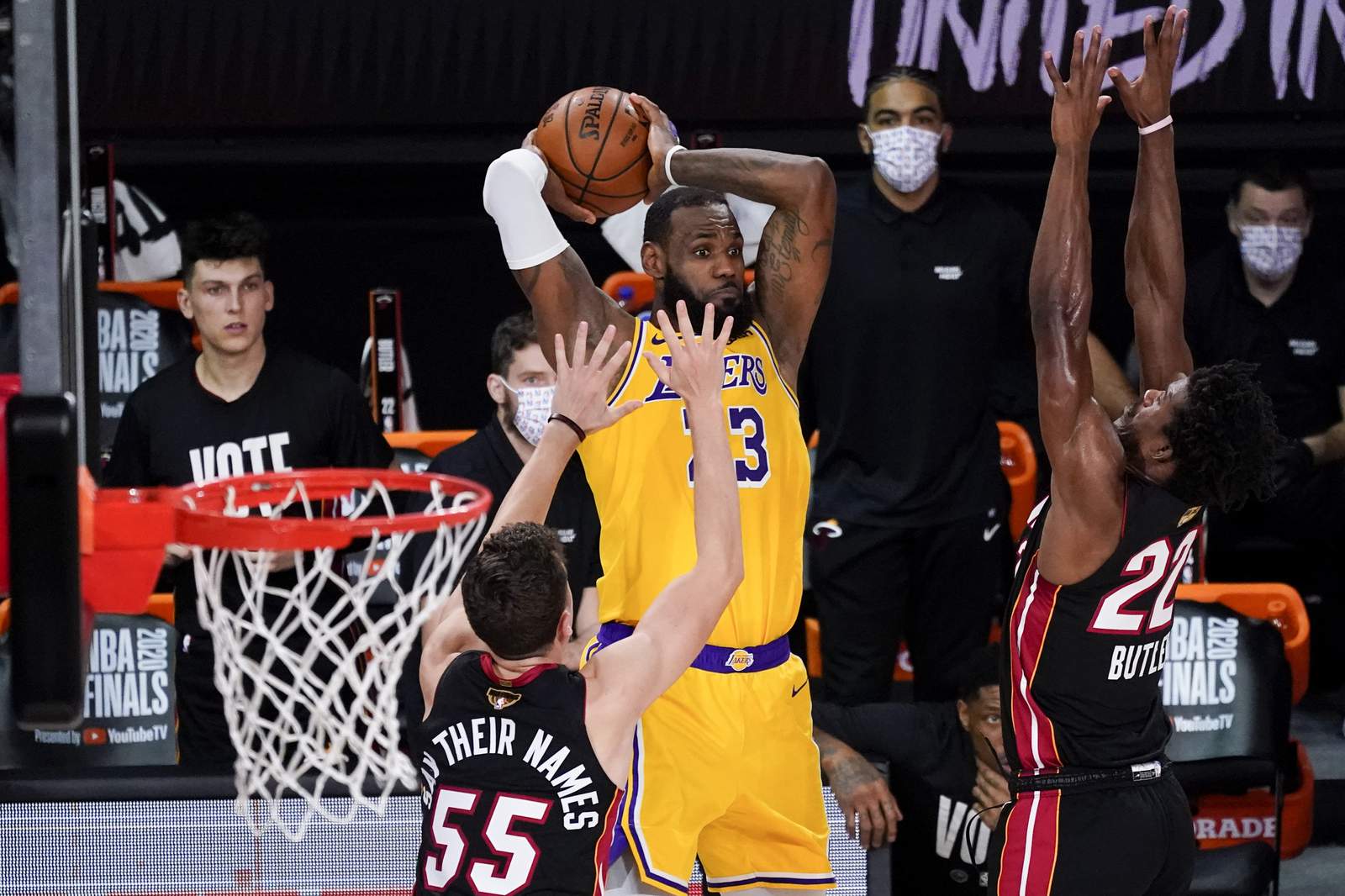 Lakers top Heat 102-96, take 3-1 lead in NBA Finals