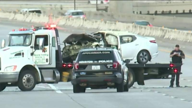 Wrong-way driver, 2-year-old dead following fiery collision on Eastex Freeway, HPD says