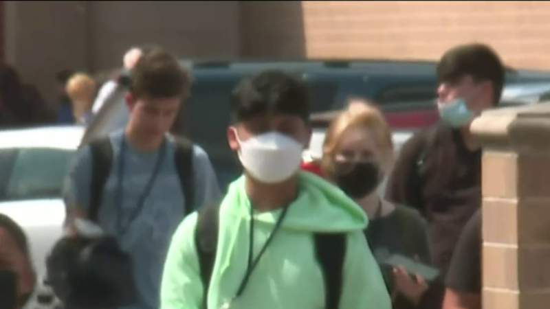 Hundreds absent at Kingwood High School as COVID cases climb