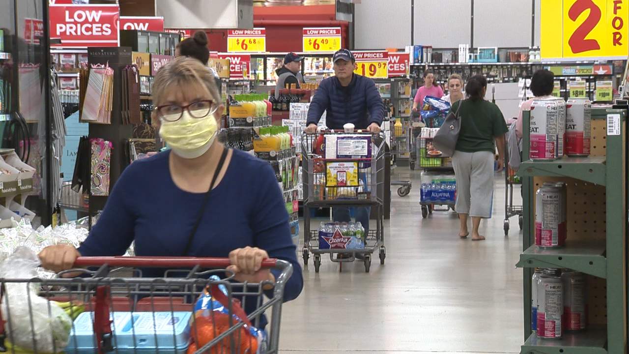 Thousands sign online petition demanding H-E-B reinstate its mask policy