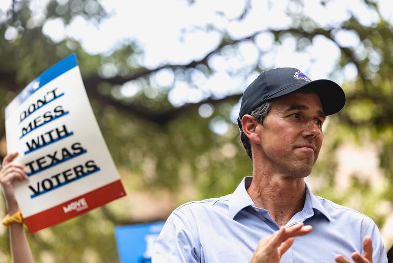 As Texas Republicans line up for 2022 primaries, Democrats are waiting on Beto O'Rourke and redistricting