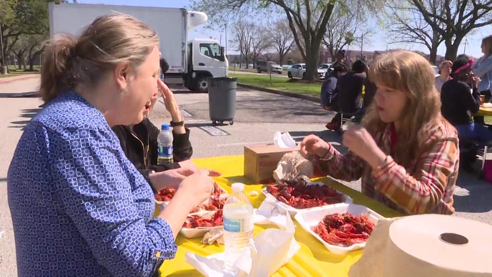 Alief Hastings organize crawfish boil fundraiser to help recovering student