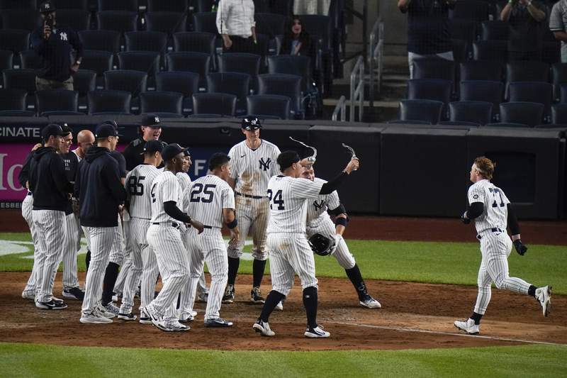 Frazier's 11th-inning HR lifts slumping Yankees over Rays