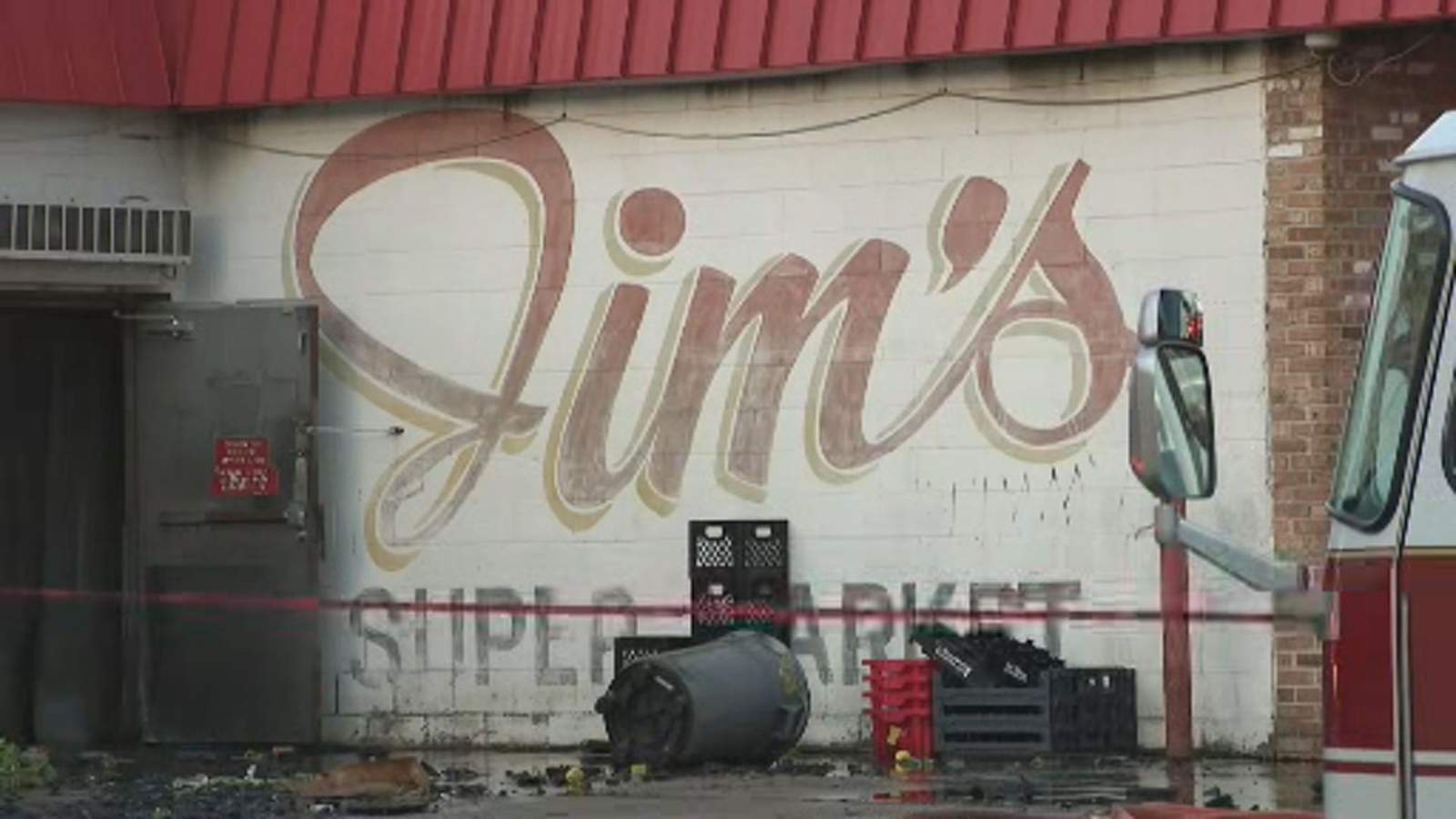 Food giveaway organized after Jim’s Supermarket burns down
