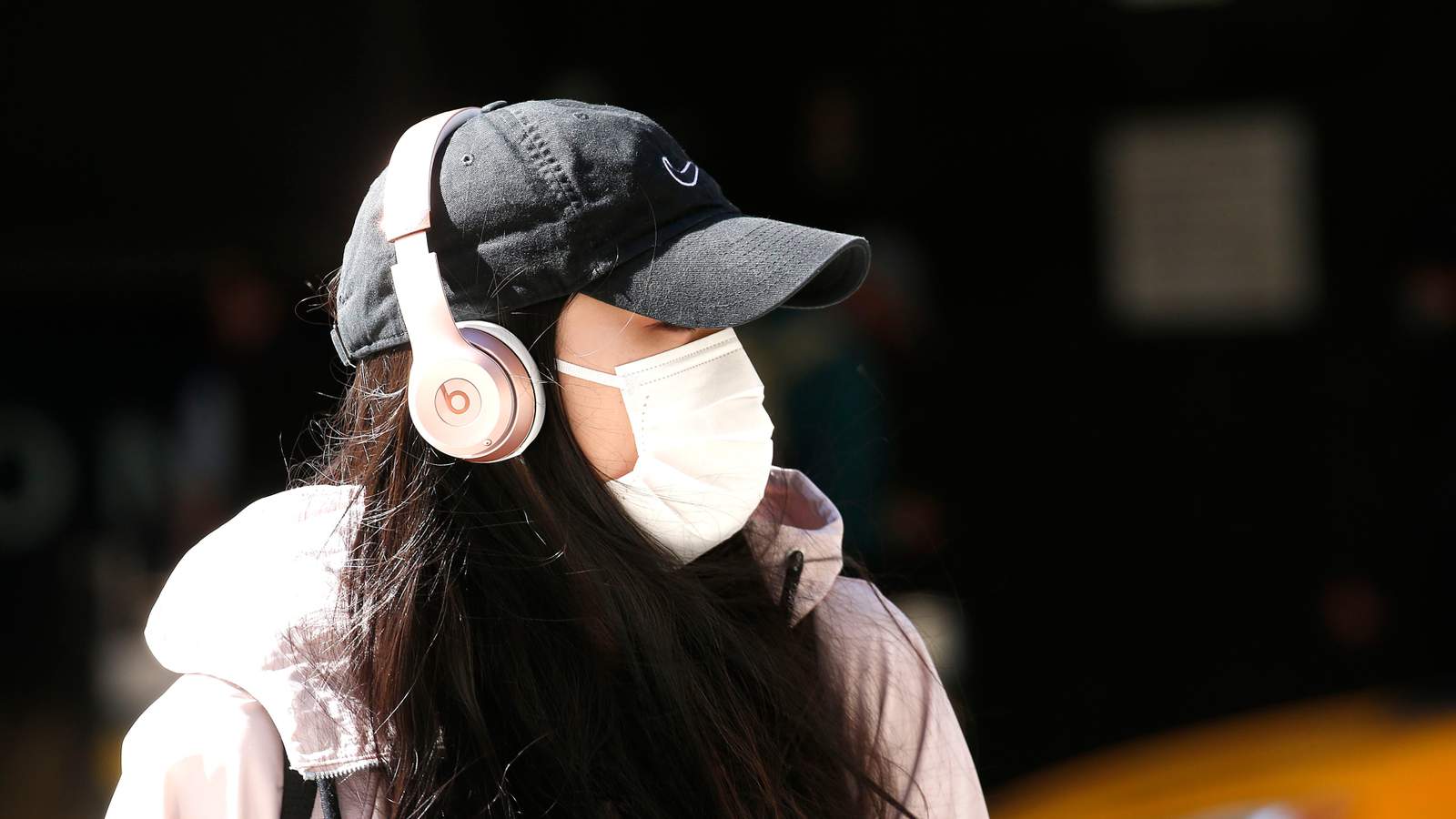 Top health officials may recommend masks be worn in public