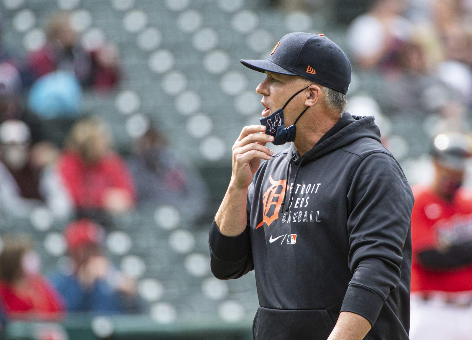 LEADING OFF: Hinch back in Houston, Mets in weather mess