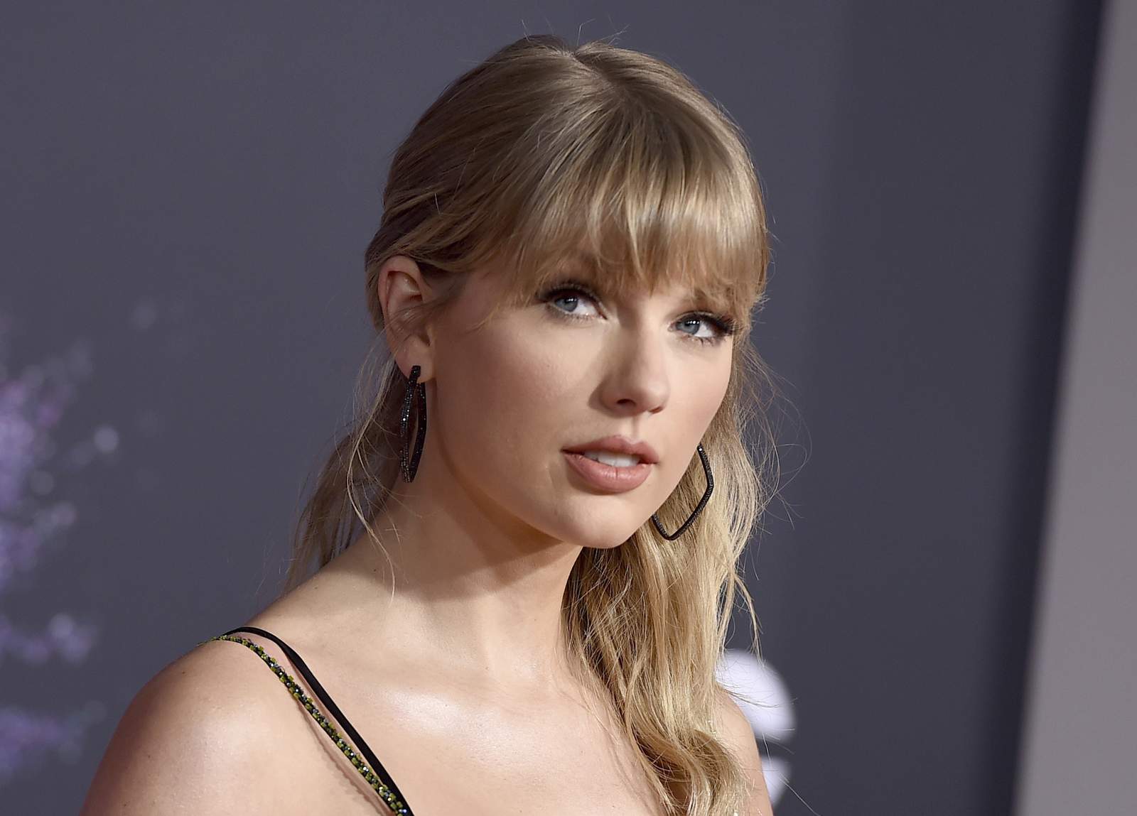 Police: Stalker arrested at Taylor Swift’s New York building