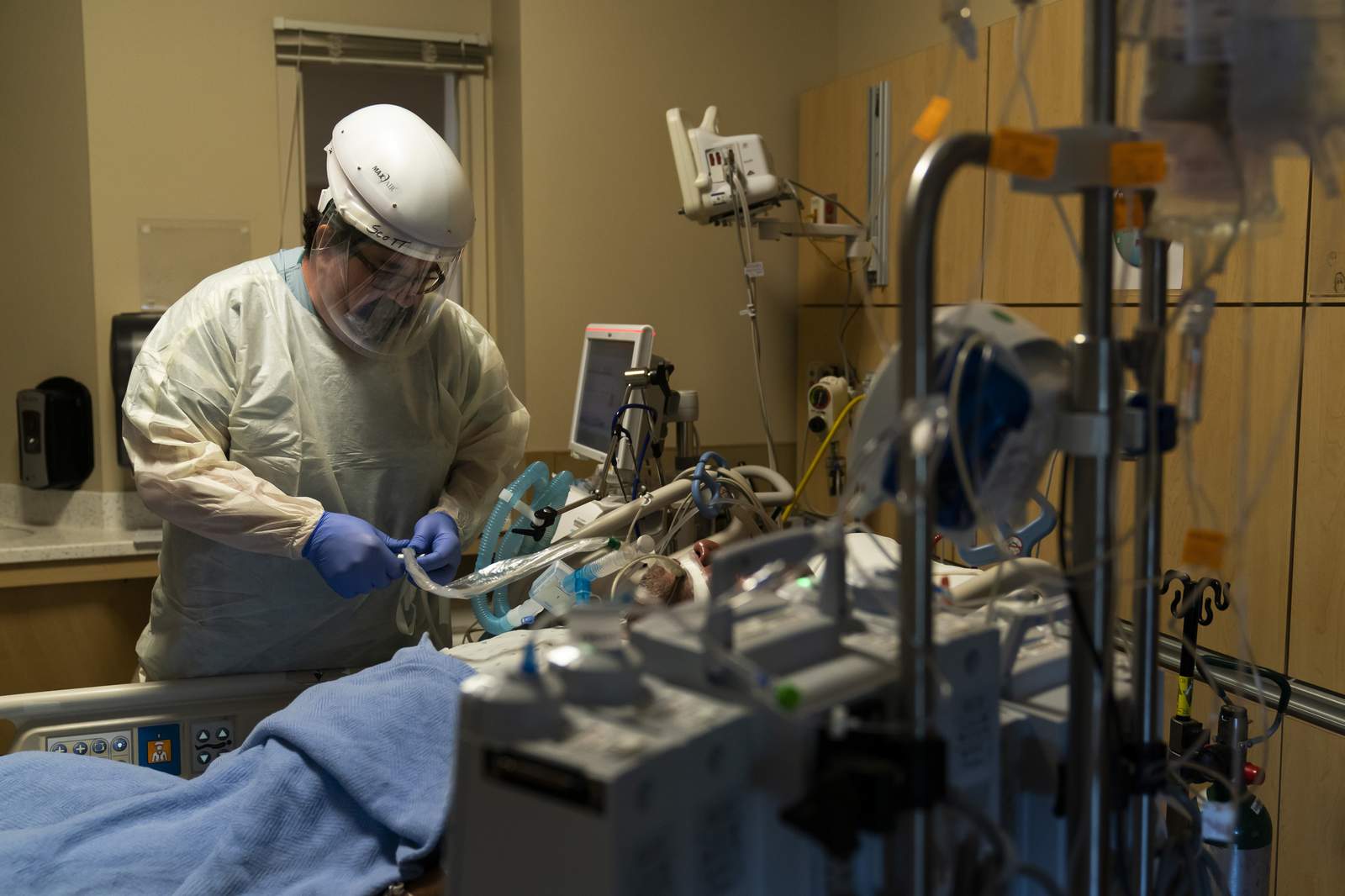 California hospitals discuss rationing care as virus surges