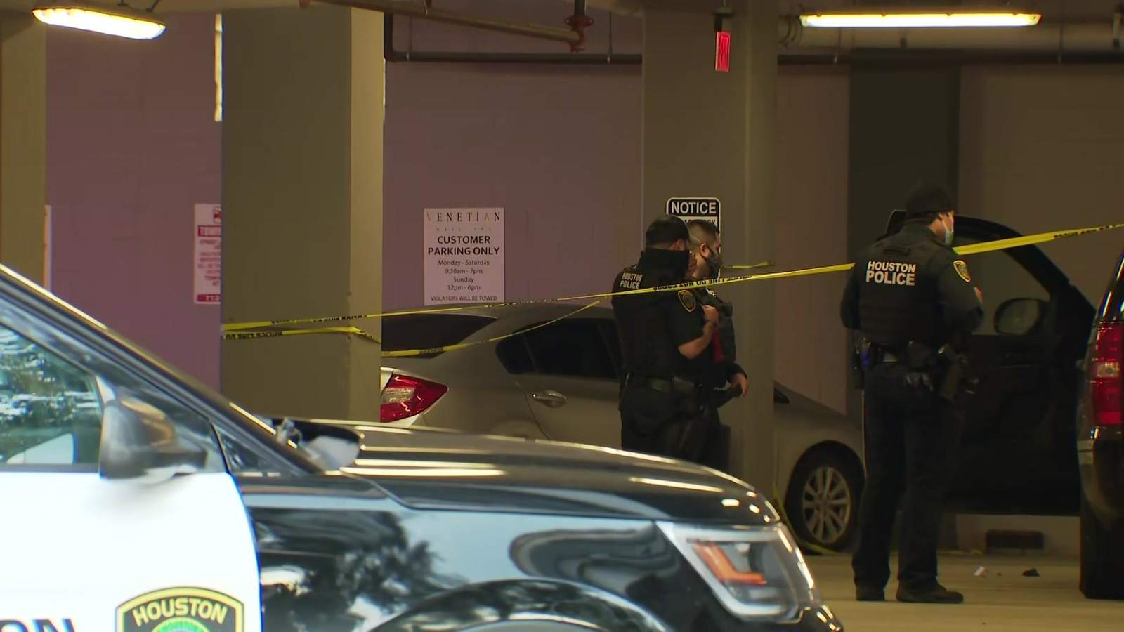 Man robbed, shot in River Oaks parking garage