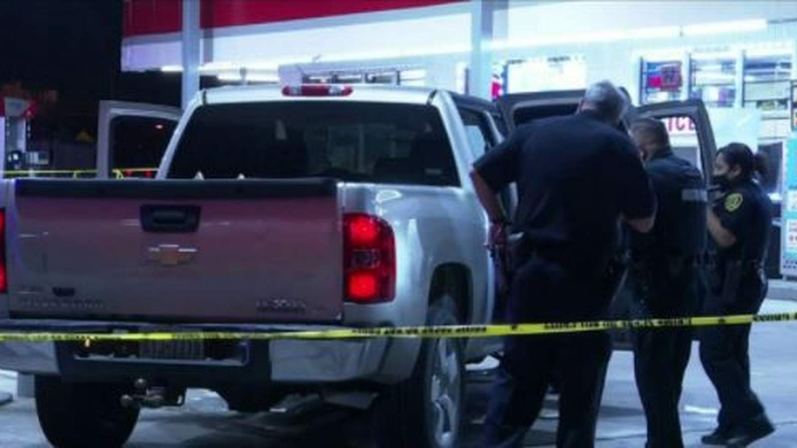 Man found shot to death at gas station in southeast Houston, police say
