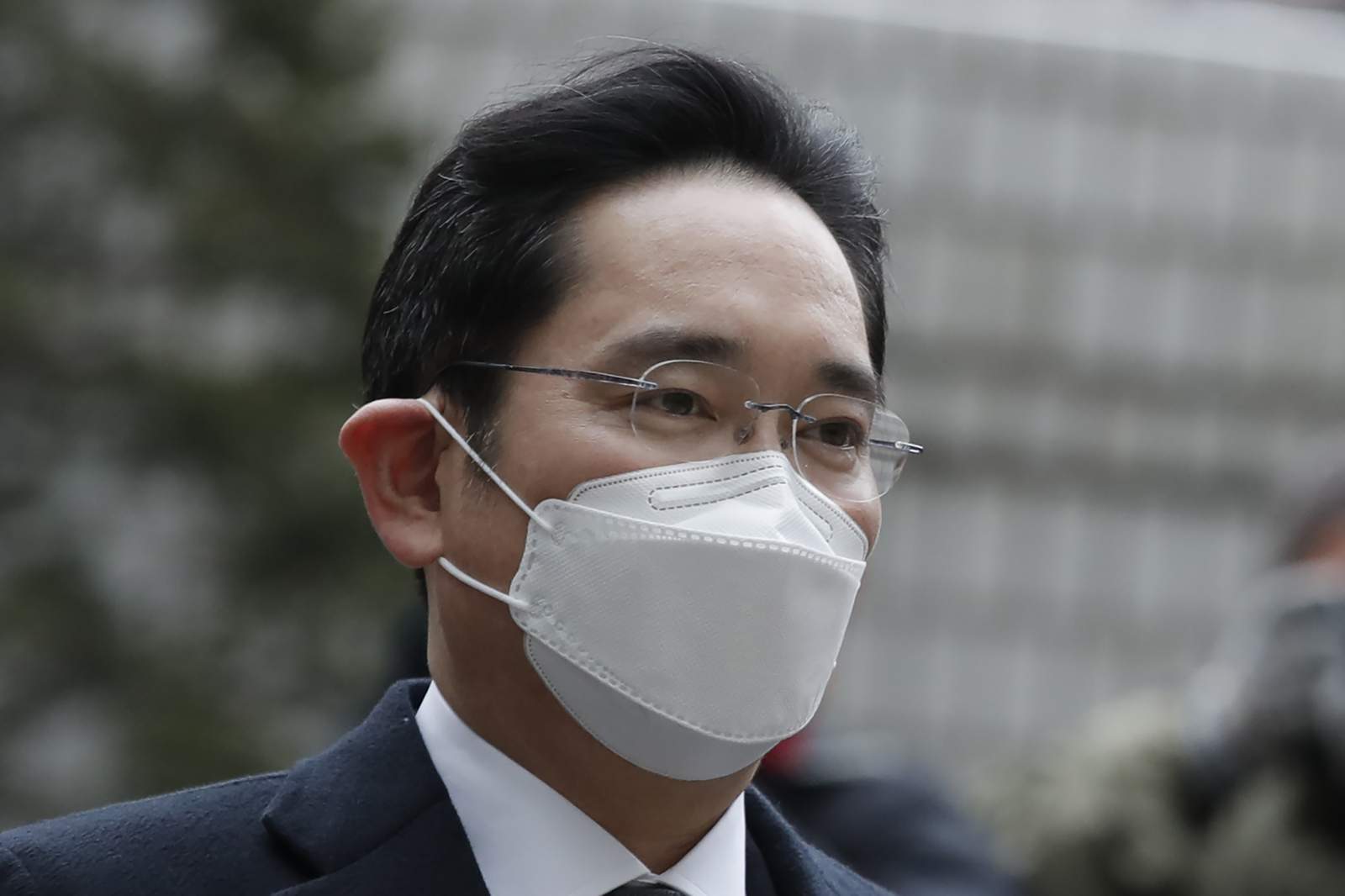 SKorean court gives Samsung scion prison term over bribery