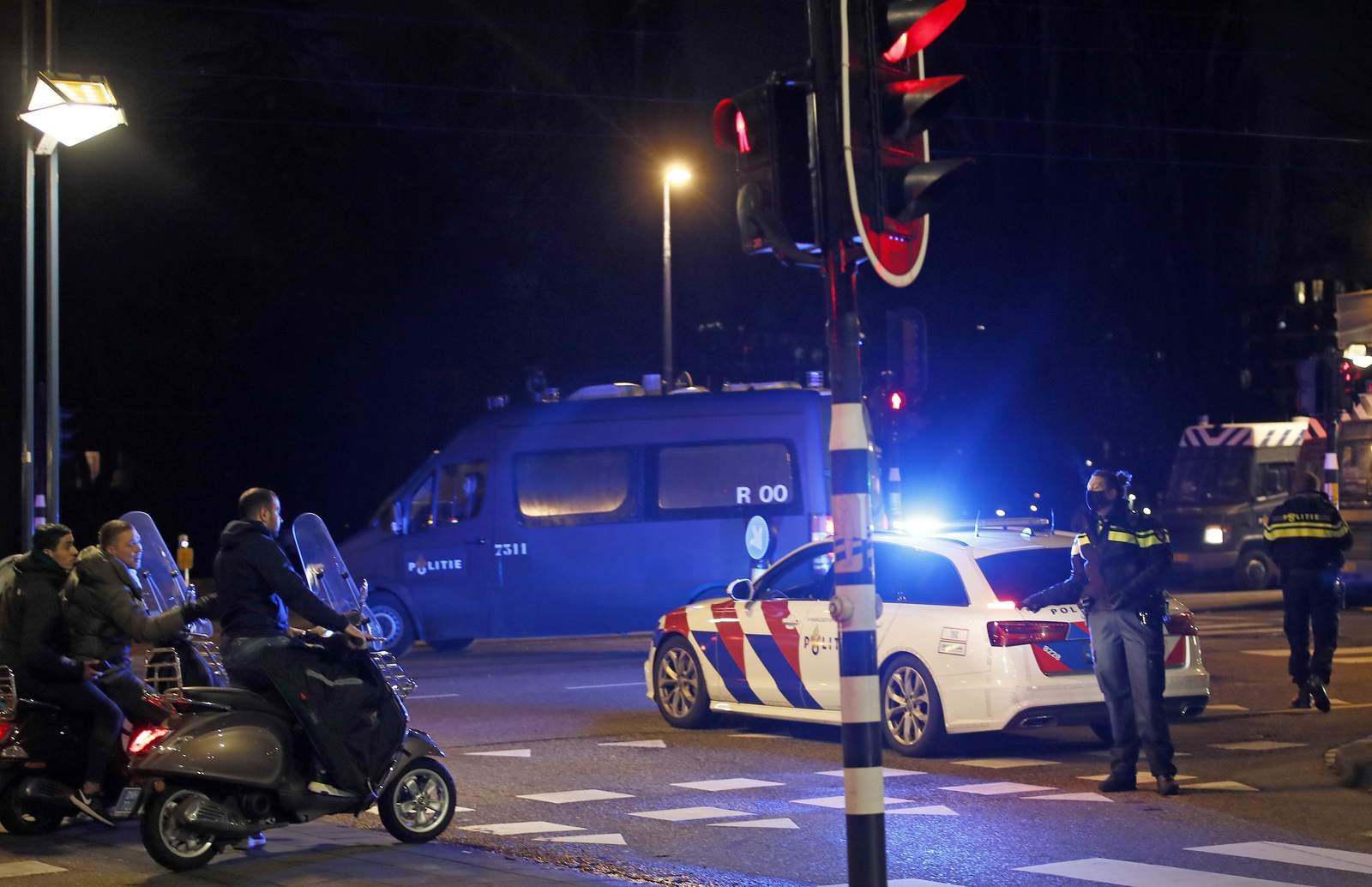 131 arrested on 'calmer' night during Dutch virus curfew