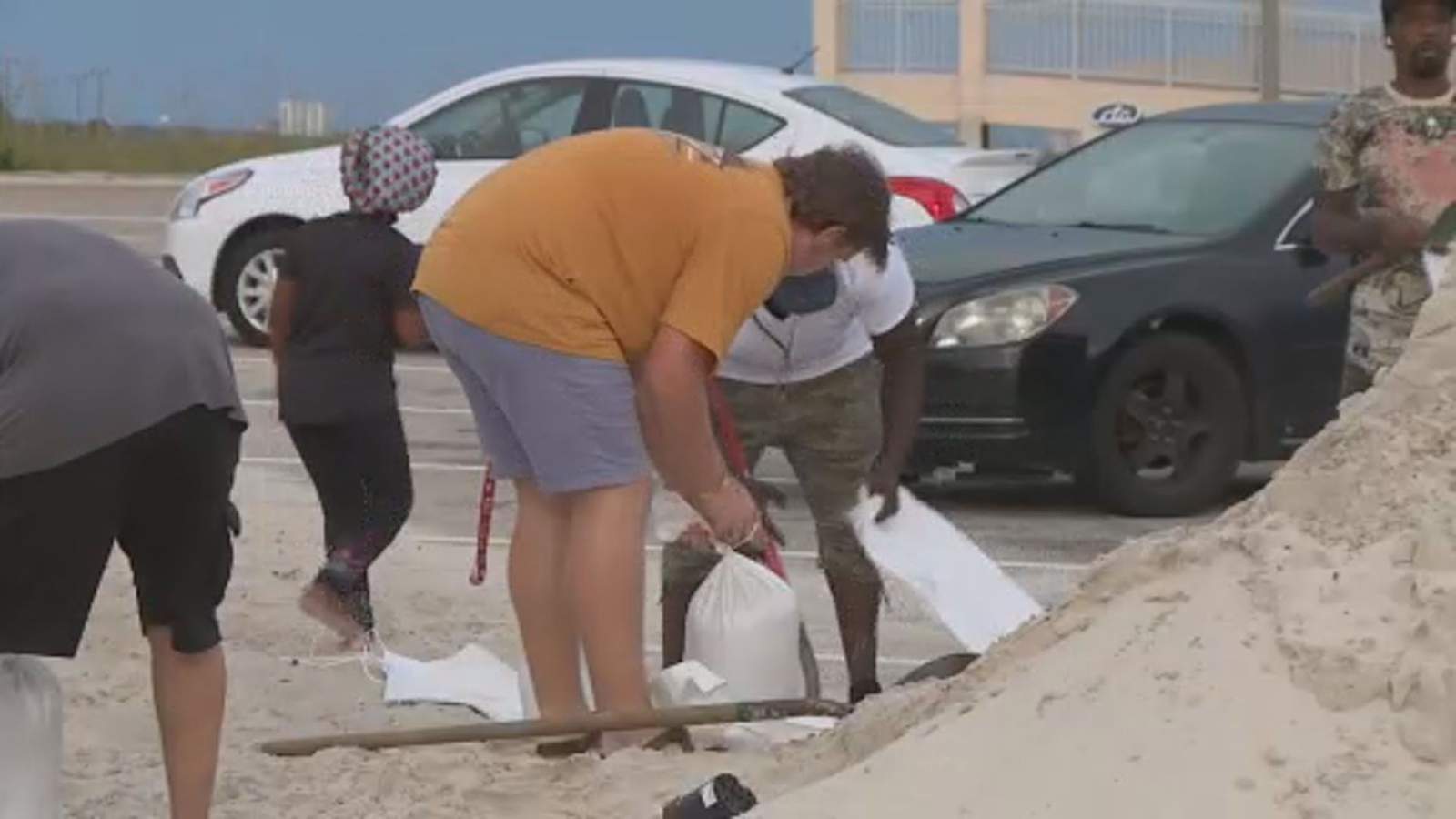 Neighbors helping neighbors in preparation for Hurricane Sally in Mississippi