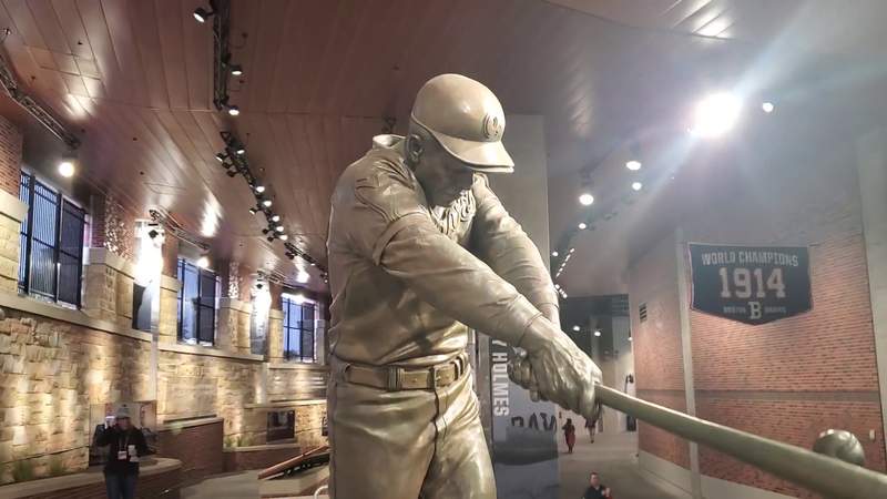 🔓 TOUR: Hank Aaron, the Beaneaters, and more baseball history on display at Truist Park