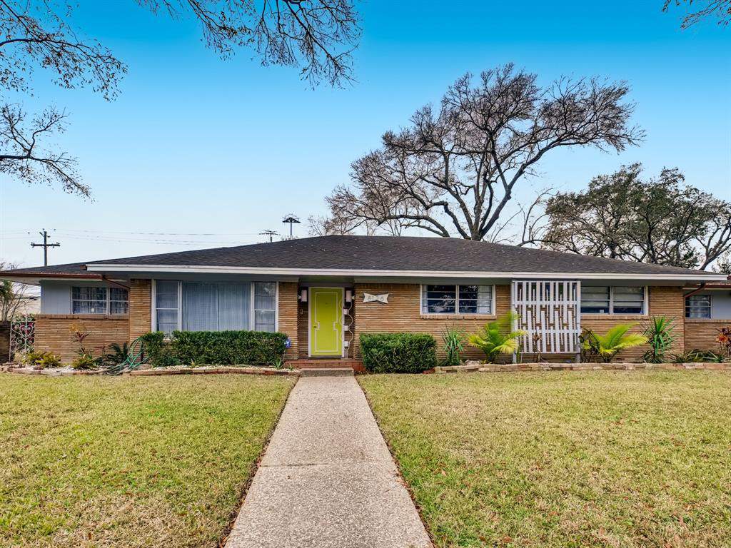 Mid-century mod for sale in Houston’s Glenbrook Valley neighborhood asks $449,500