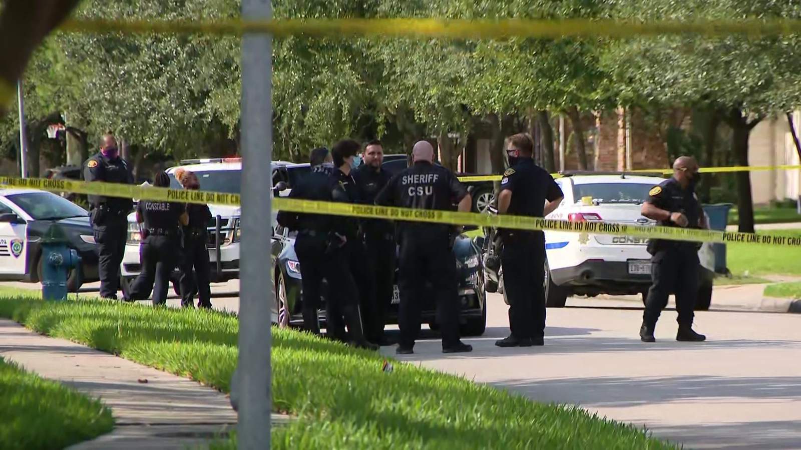 Man, woman dead in possible murder-suicide in northeast Houston, sheriff says