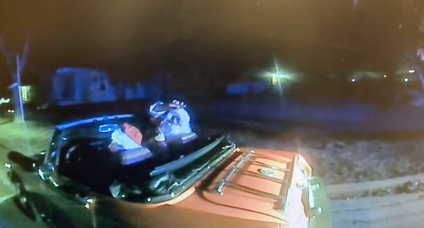 VIDEO: Santa and Mrs. Claus almost made it to the naughty list after being pulled over by police for broken taillight